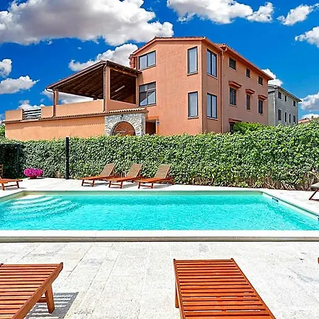House 2136 فندق