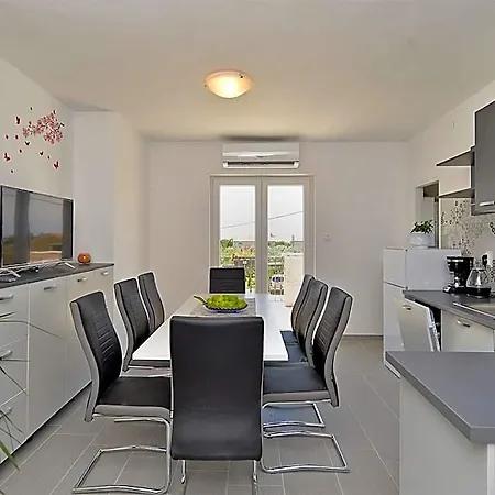 House 2136 فندق 3*